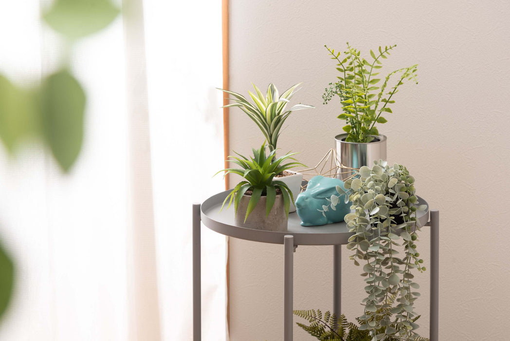 サイドテーブル