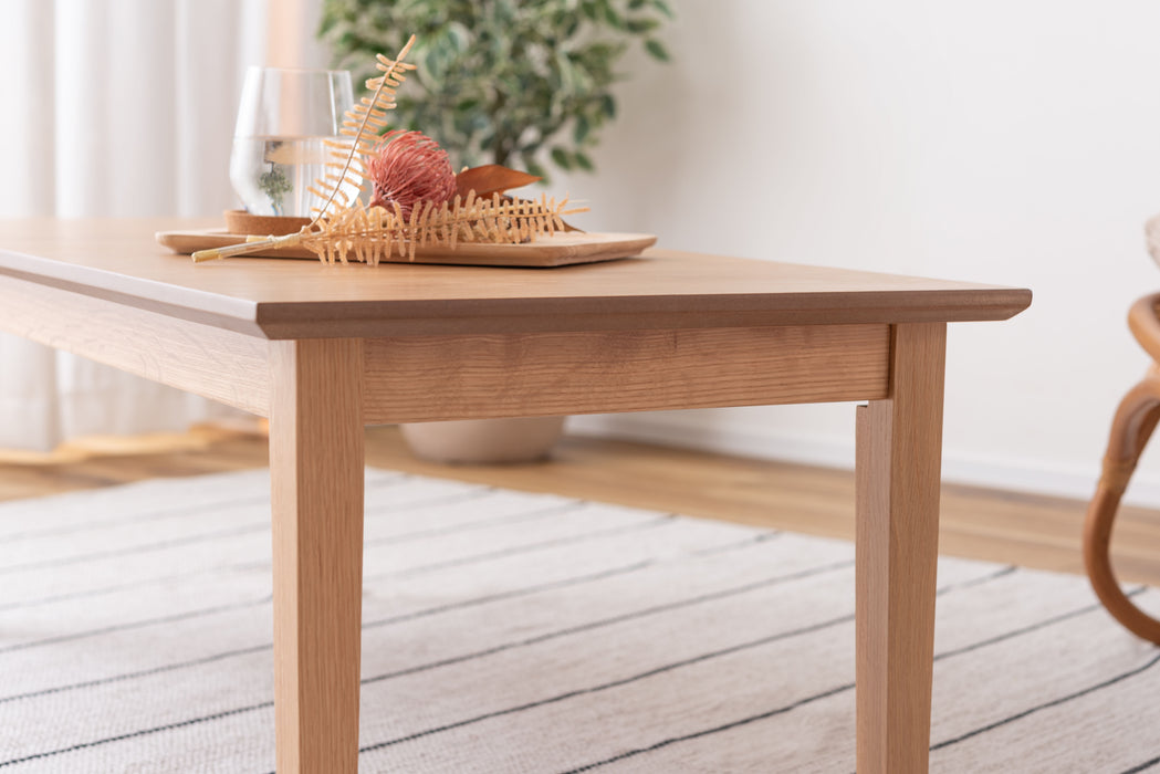 リビングテーブル