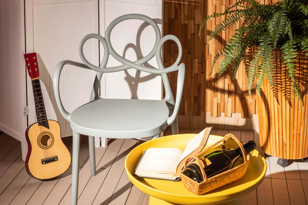 パルネアームチェア