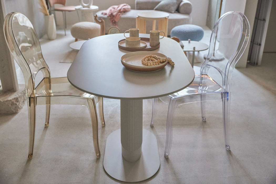 ダイニングテーブル