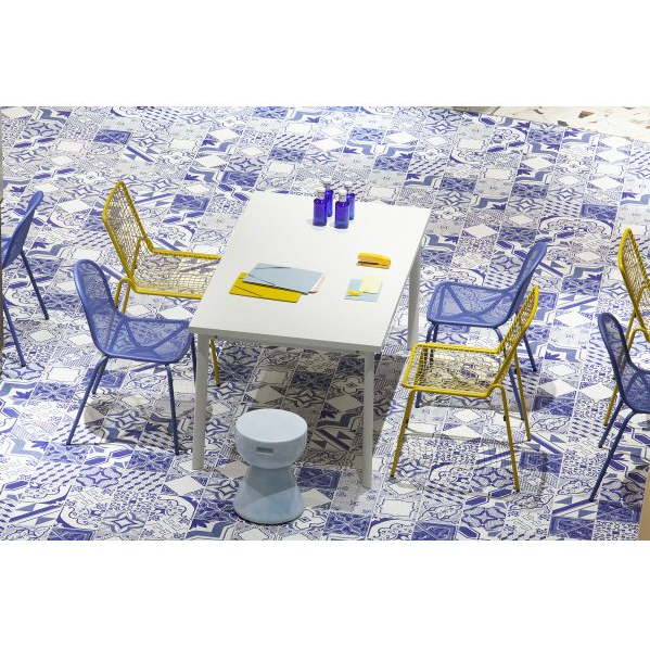 STAR DINING TABLE